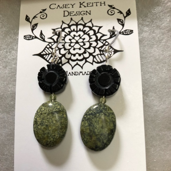 Onyx and Serpentine Earrings - Picture 6 of 8